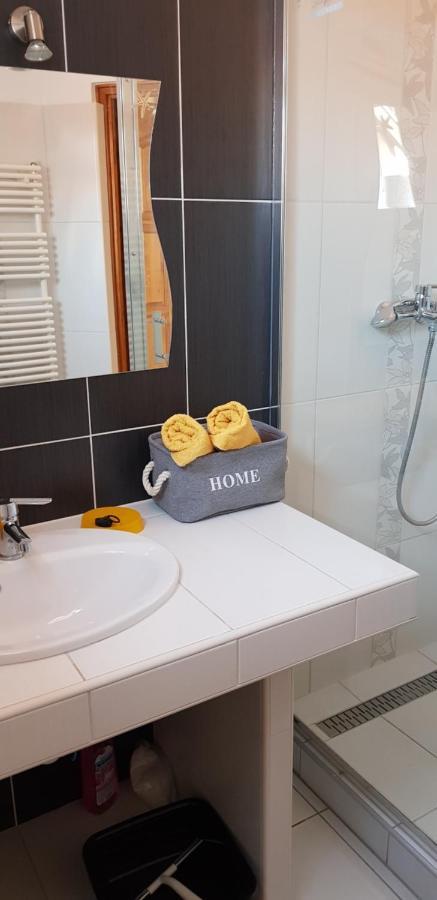Boglarka Apartman ハイデゥソボスロー エクステリア 写真